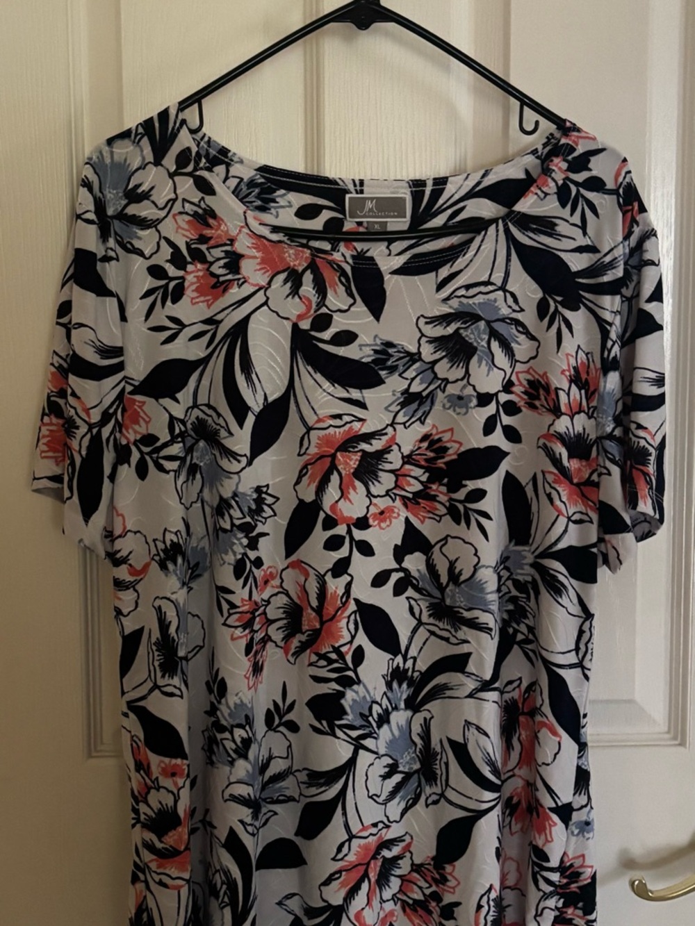 JM Collection White Floral Short Sleeve Scoop Neck Top